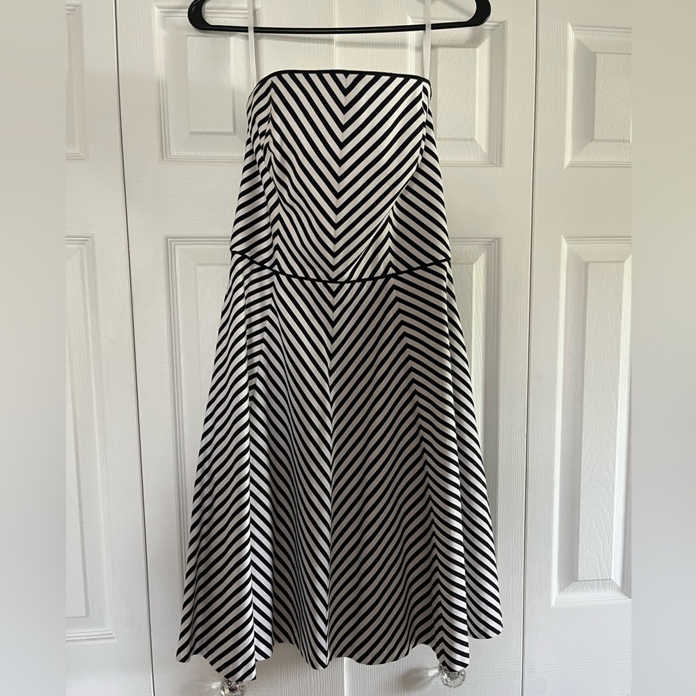 White House Black Market Chevron Strapless Dress